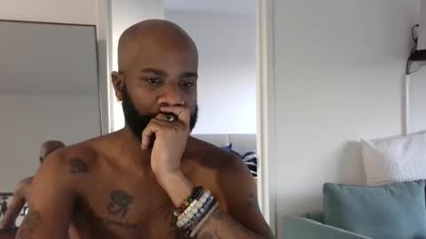 Snapshot of horus00 chatting on December 23, 2024, 12:19 pm Horus00 online show from December 23, 2024, 12:19 pm