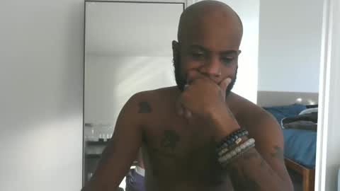 Snapshot of horus00 chatting on December 27, 2024, 1:28 pm Horus00 online show from December 27, 2024, 1:28 pm