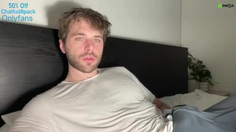 Snapshot of hot8pack01 chatting on January 10, 2025, 9:42 pm Edward aka Wolf online show from January 10, 2025, 9:42 pm