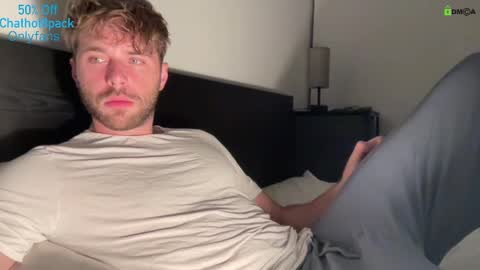 Snapshot of hot8pack01 chatting on September 15, 2025, 1:27 am Edward aka Wolf online show from September 15, 2025, 1:27 am