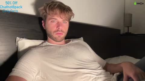 Snapshot of hot8pack01 chatting on October 9, 2025, 9:35 pm Edward aka Wolf online show from October 9, 2025, 9:35 pm