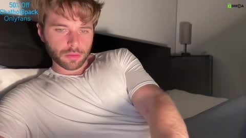 Snapshot of hot8pack01 chatting on October 16, 2025, 9:49 pm Edward aka Wolf online show from October 16, 2025, 9:49 pm