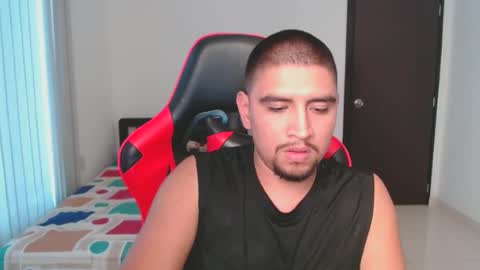 Snapshot of hot__husbands chatting on February 22, 2025, 9:15 pm hot__husbands online show from February 22, 2025, 9:15 pm