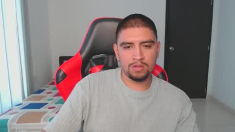 Snapshot of hot__husbands chatting on February 25, 2025, 6:53 pm hot__husbands online show from February 25, 2025, 6:53 pm