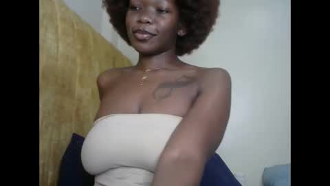 Snapshot of hot_ebony11 chatting on February 24, 2025, 4:36 pm chooo pie online show from February 24, 2025, 4:36 pm
