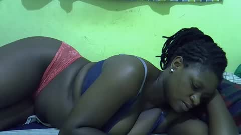 Snapshot of hot_girlly chatting on February 15, 2026, 6:10 am hot_girlly online show from February 15, 2026, 6:10 am