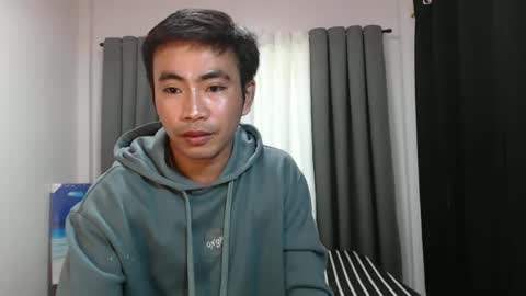 hot_khevin online show from October 13, 2025, 10:54 pm