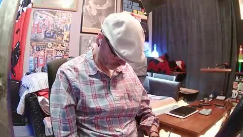 hot_krispy_kreme online show from May 3, 2026, 1:11 am