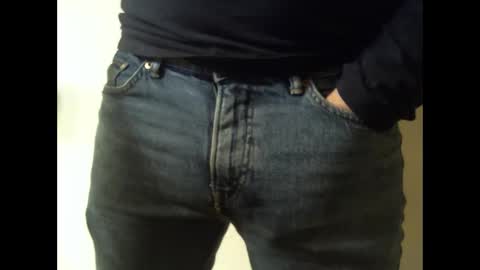 Snapshot of hot_lars chatting on December 16, 2024, 10:34 pm Lars online show from December 16, 2024, 10:34 pm