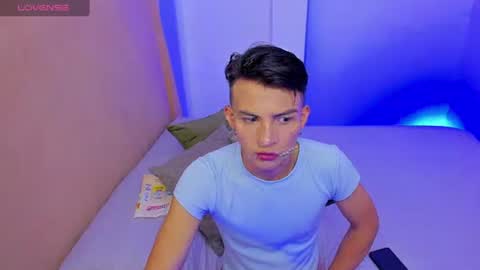 Alejandro online show from April 9, 2026, 2:44 am