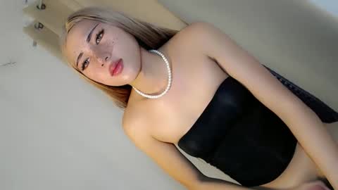 hot_little_angel18 online show from May 30, 2026, 2:08 am