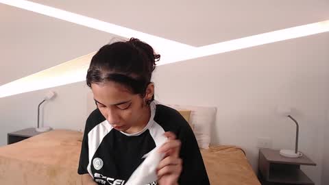 Snapshot of hot_little_bunny chatting on December 6, 2024, 8:40 pm Alana online show from December 6, 2024, 8:40 pm