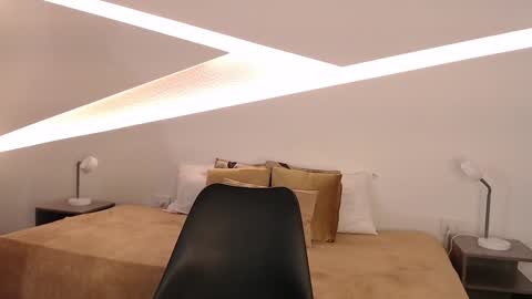 Snapshot of hot_little_bunny chatting on January 6, 2025, 7:35 pm Alana online show from January 6, 2025, 7:35 pm
