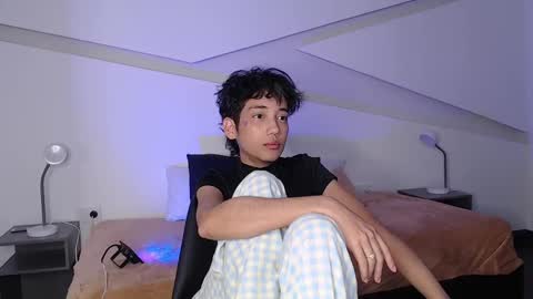 Snapshot of hot_little_bunny chatting on March 2, 2025, 12:53 am Alana online show from March 2, 2025, 12:53 am
