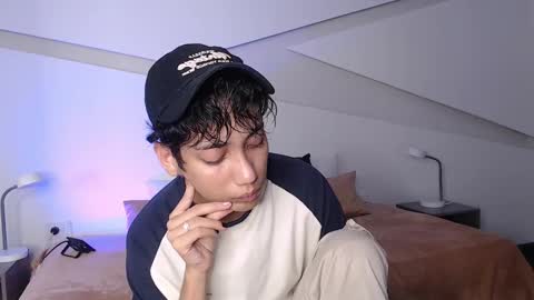 Snapshot of hot_little_bunny chatting on March 7, 2025, 9:17 pm Alana online show from March 7, 2025, 9:17 pm