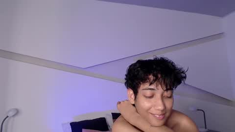 Snapshot of hot_little_bunny chatting on March 12, 2025, 9:35 pm Alana online show from March 12, 2025, 9:35 pm