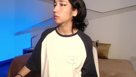 Snapshot of hot_little_bunny chatting on October 17, 2025, 9:06 pm Alana online show from October 17, 2025, 9:06 pm
