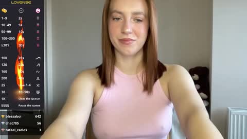 Lina online show from November 9, 2025, 8:12 am