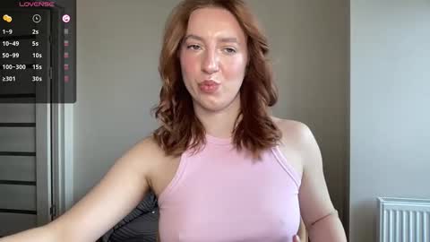 Lina online show from November 26, 2025, 8:15 am