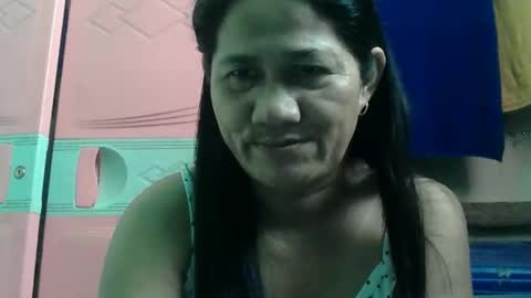 hotmama online show from September 19, 2025, 12:12 am