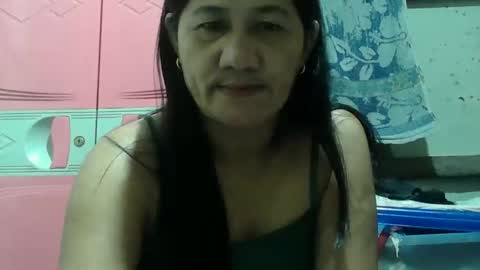 hotmama online show from October 3, 2025, 9:01 pm