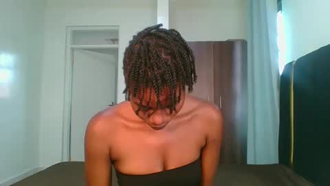 Hot petite online show from May 3, 2026, 8:42 am