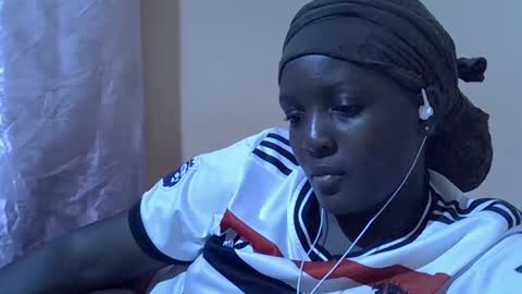 RAYLAH online show from January 18, 2026, 12:20 pm