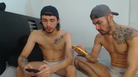 Snapshot of hot_sharks__ chatting on February 23, 2025, 6:39 am Hot Sharks   online show from February 23, 2025, 6:39 am