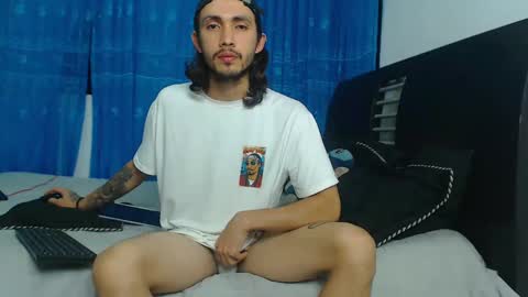 Snapshot of hot_sharks__ chatting on September 14, 2025, 5:28 am Hot Sharks   online show from September 14, 2025, 5:28 am