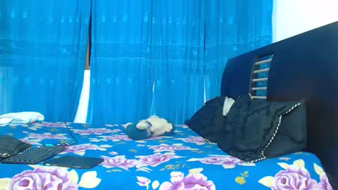 Snapshot of hot_sharks__ chatting on October 8, 2025, 10:24 am Hot Sharks   online show from October 8, 2025, 10:24 am