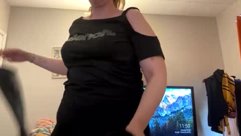 hotandhorny3591 online show from May 2, 2026, 3:50 pm