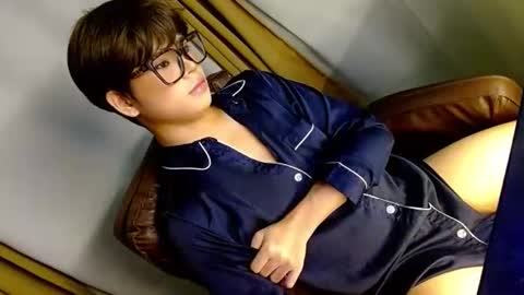 hotasian_ online show from April 19, 2026, 2:49 pm