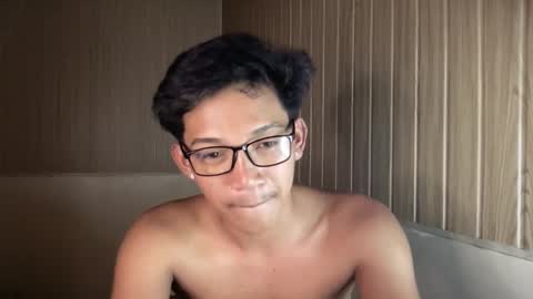 hotasian_jerome online show from May 10, 2026, 10:20 am