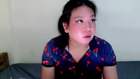 Snapshot of hotasian_mama chatting on June 3, 2026, 2:33 pm Grace online show from June 3, 2026, 2:33 pm
