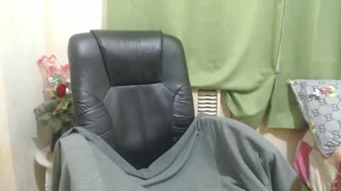 hotasianayra69 online show from November 30, 2025, 4:22 pm