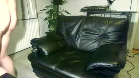 hotboy32891282 online show from June 3, 2026, 11:54 pm