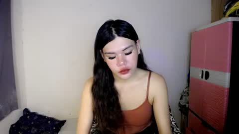 Snapshot of hotbunnyrainx chatting on June 19, 2026, 10:41 am rain online show from June 19, 2026, 10:41 am