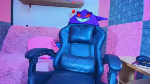 Snapshot of hotcakes_uwu chatting on May 12, 2026, 2:52 am Hotcakes online show from May 12, 2026, 2:52 am