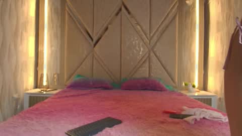 hotcouple_222 online show from February 26, 2026, 7:40 am