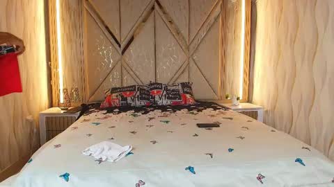 hotcouple_222 online show from April 14, 2026, 5:30 pm