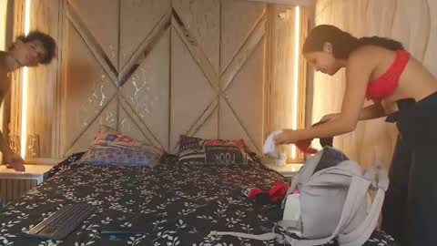 hotcouple_222 online show from May 31, 2026, 1:18 pm