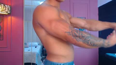 Snapshot of hotcrew_ chatting on April 17, 2026, 8:12 pm Hussain aaron and Ekko online show from April 17, 2026, 8:12 pm