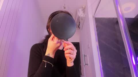 hotfallingdevil online show from March 3, 2026, 4:51 am