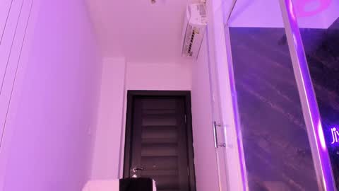 hotfallingdevil online show from March 11, 2026, 5:13 am