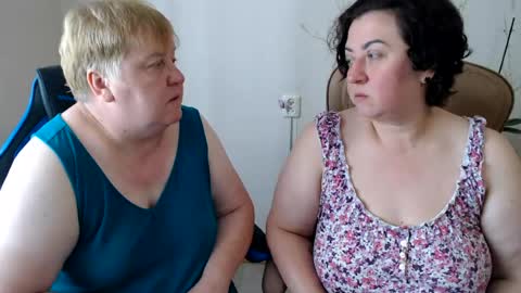 Snapshot of hotfiremommy chatting on July 9, 2026, 8:29 am LimonkaFire online show from July 9, 2026, 8:29 am