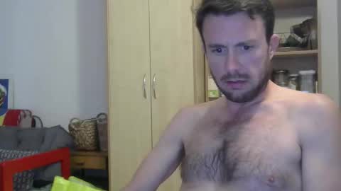 Snapshot of hotgardenersexy chatting on April 15, 2026, 10:32 pm Le jardinier sexy online show from April 15, 2026, 10:32 pm