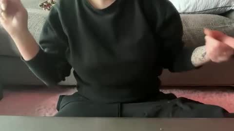 hotgirlbigbutt online show from April 19, 2026, 11:42 am