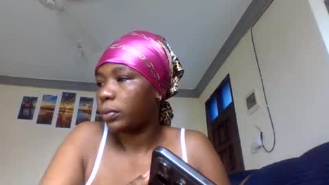 hotgirlchawowo25 online show from May 3, 2026, 9:26 am