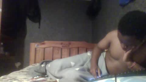 Snapshot of hotguyy001 chatting on February 21, 2025, 1:44 am hotguyy001 online show from February 21, 2025, 1:44 am