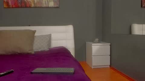 Jennyfer online show from February 20, 2025, 6:46 pm